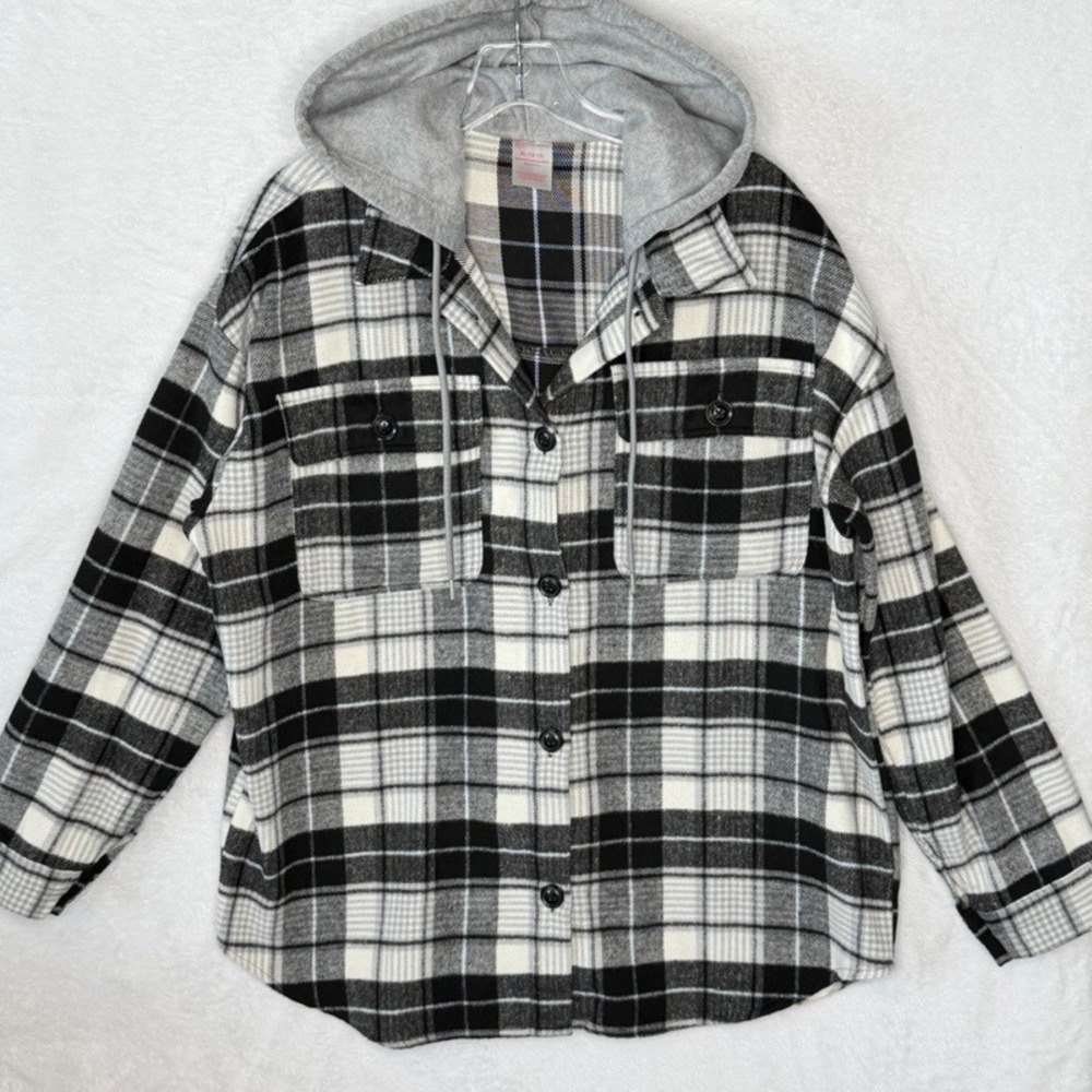 No Boundaries Womens XL Black White Plaid Hooded Flannel Shirt Shacket Button Up
